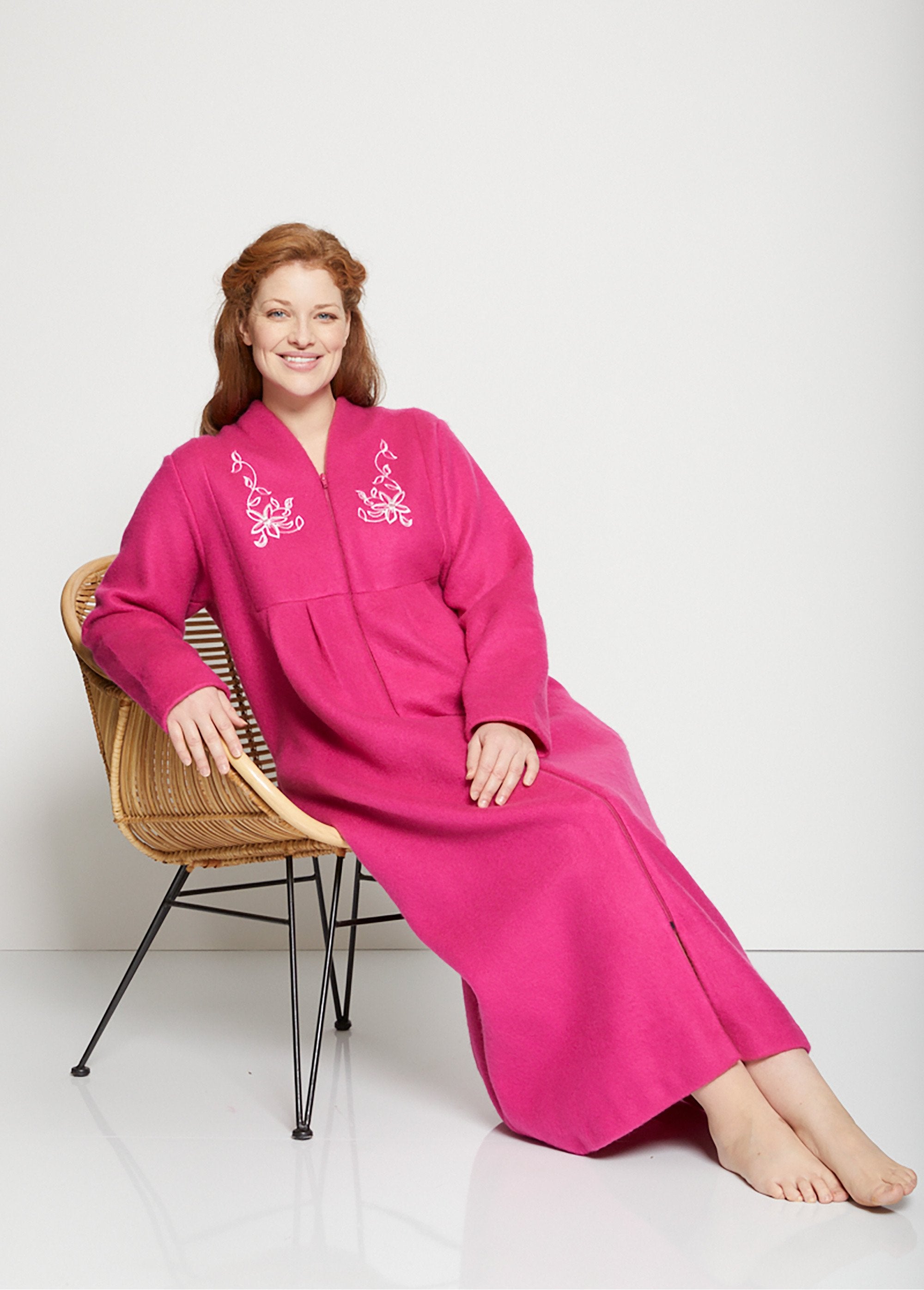 Zipped_and_embroidered_dressing_gown_Fuschia_SF1_curvy