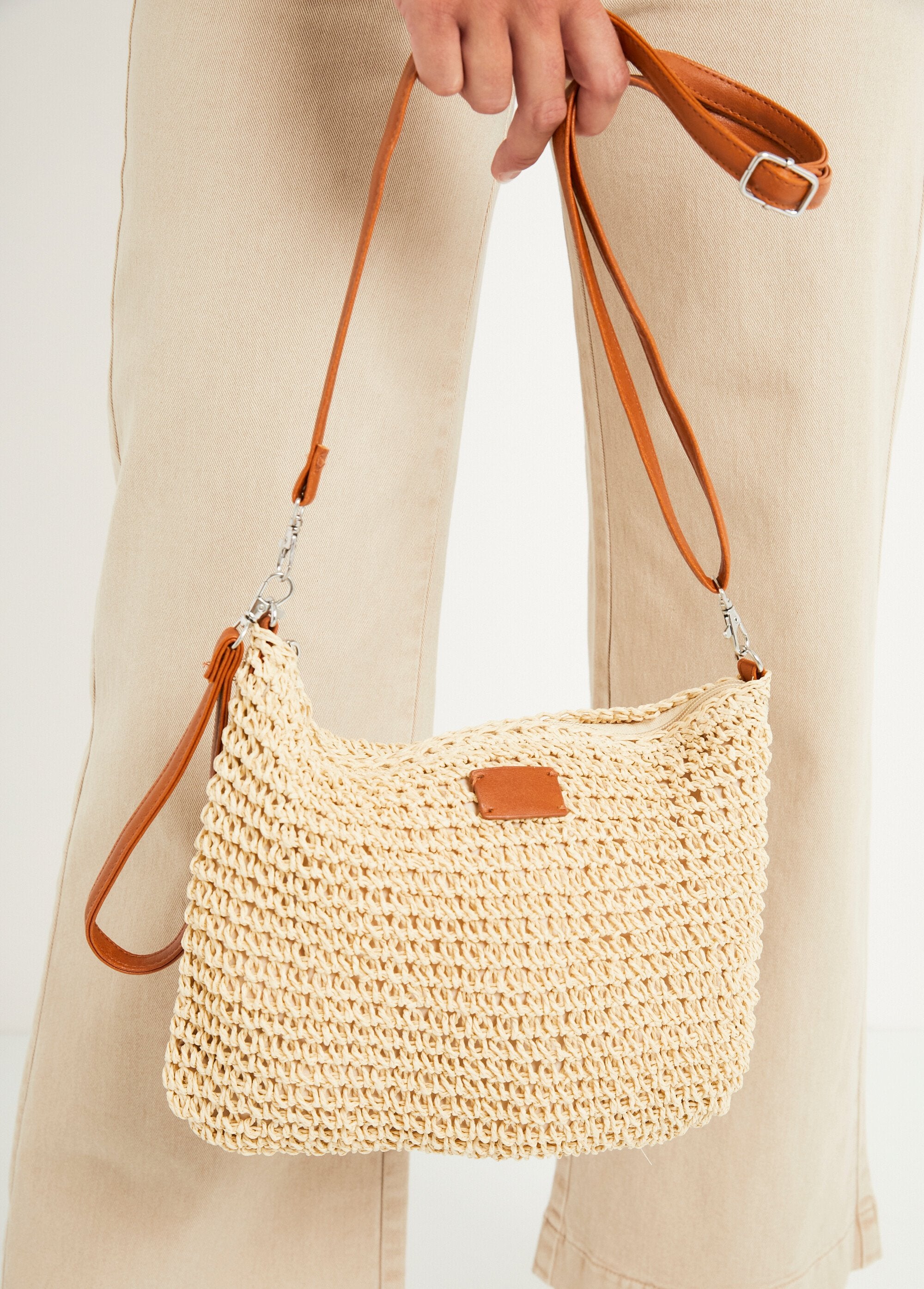 Paper_straw_shoulder_bag_Beige_FA2_slim