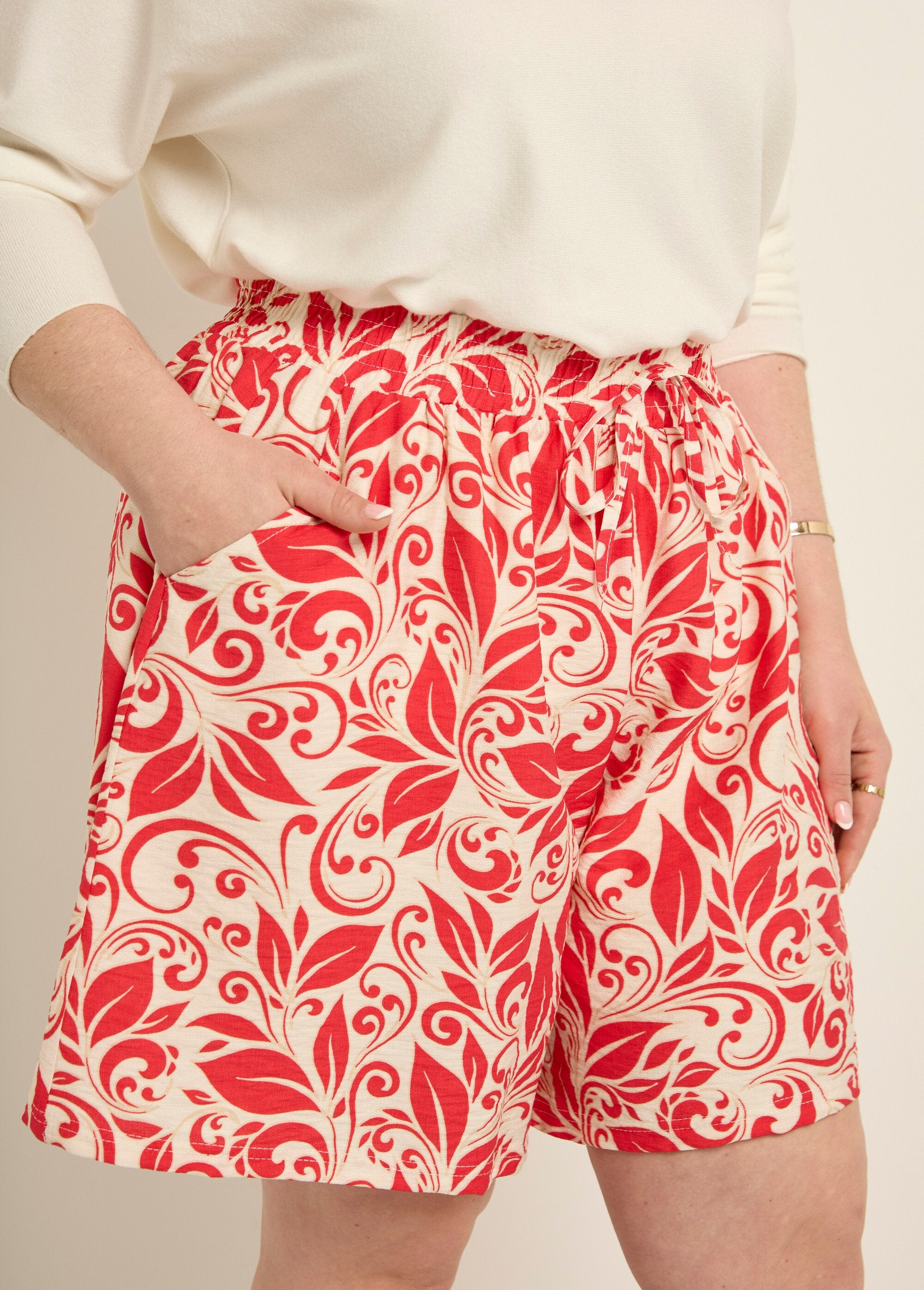 Wide_printed_shorts,_elasticated_waist_Ecru_and_red_DE1_curvy