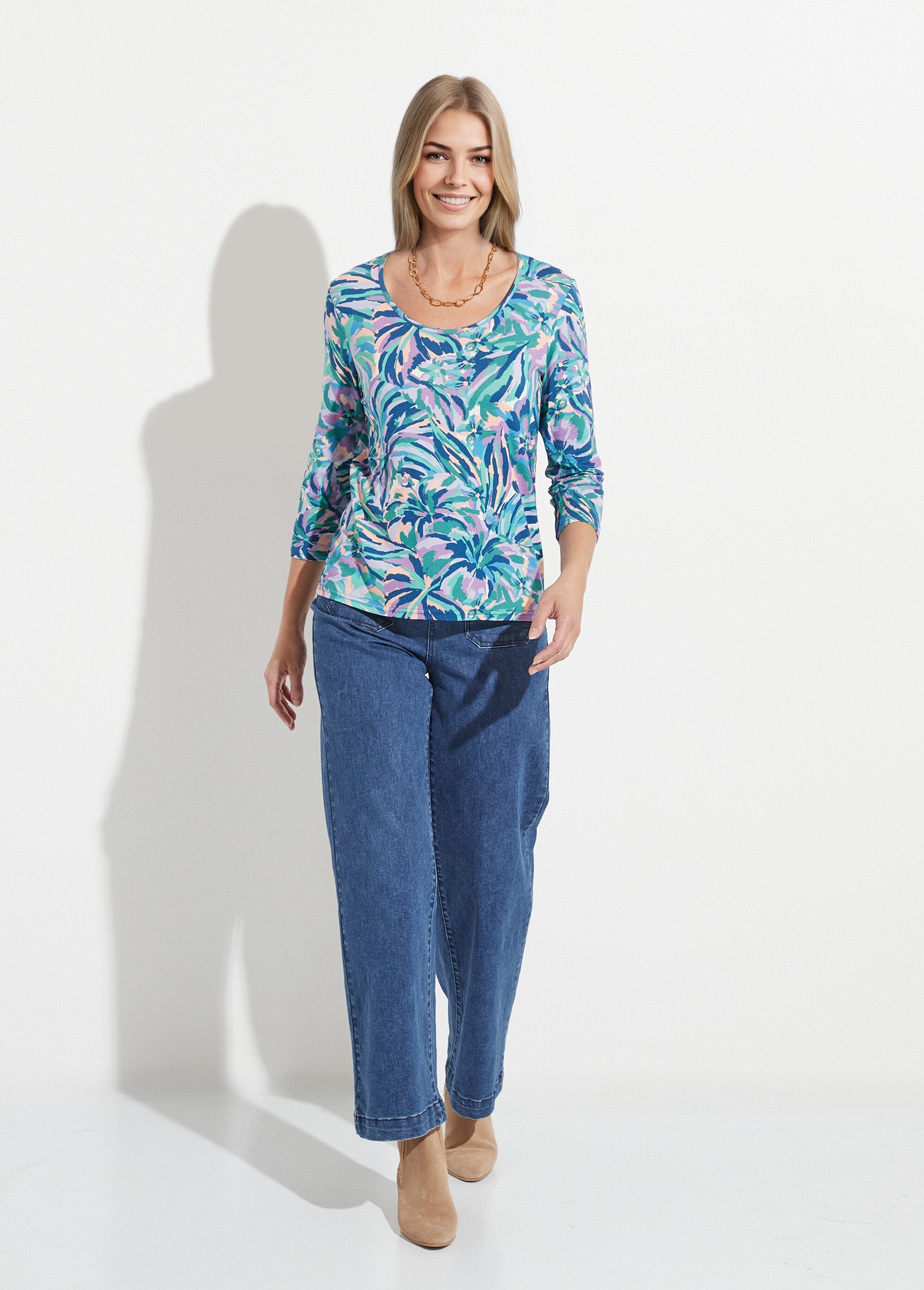 Round_neck_t-shirt_with_3/4_sleeves_Blue_print_SF1_slim