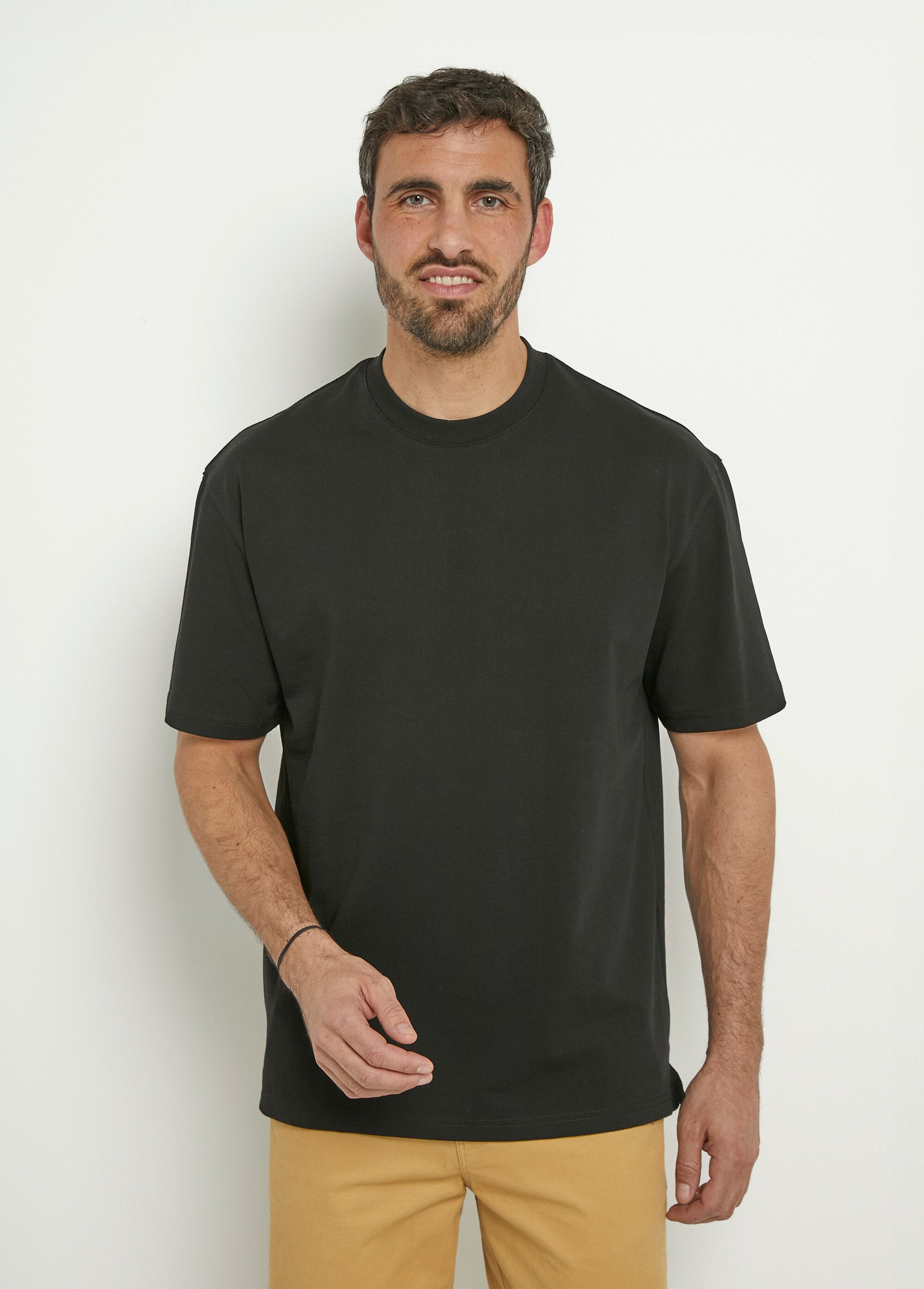 Thick_cotton_T-shirt_with_double_stitching_Black_FA1_slim