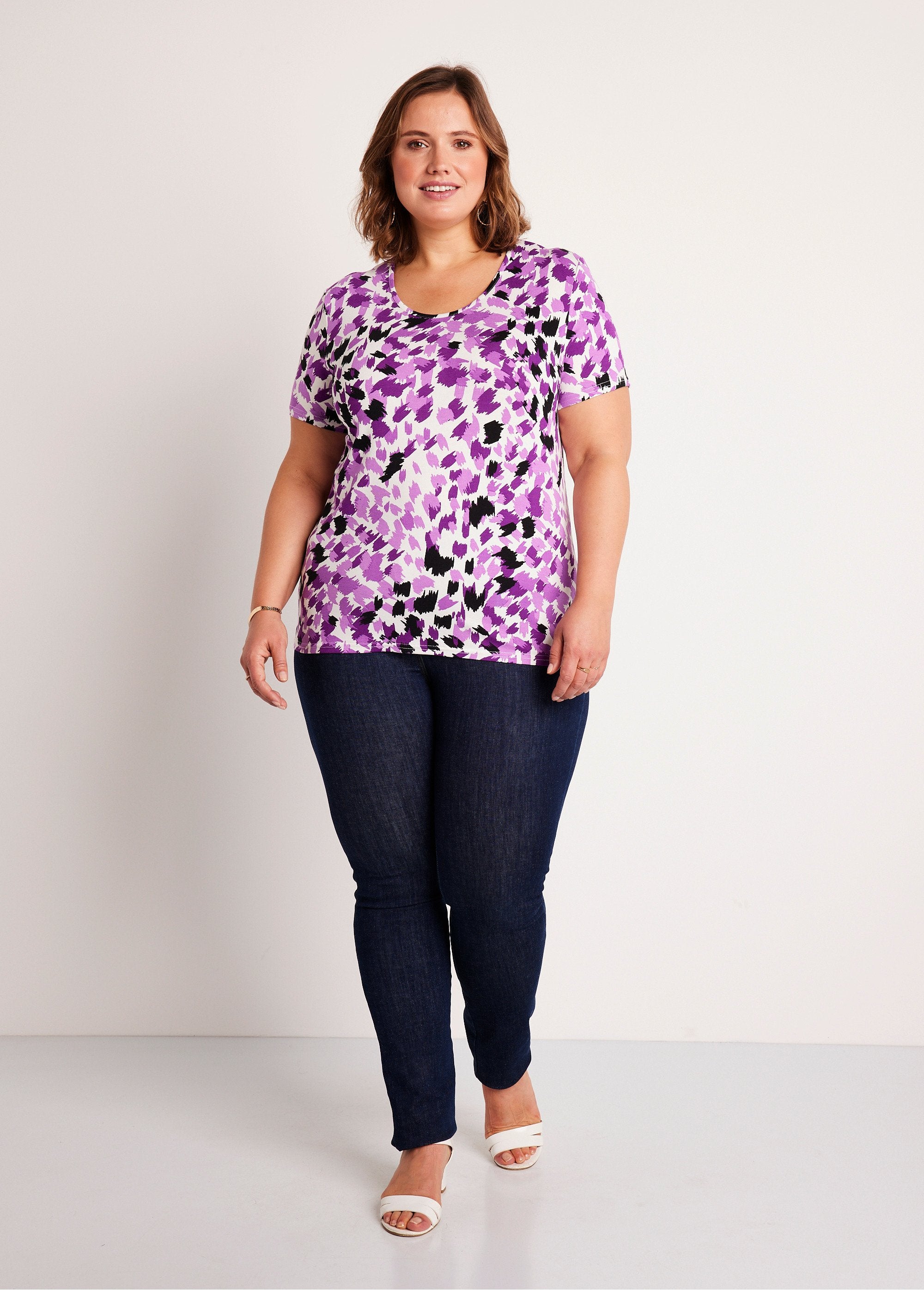 Short-sleeved_printed_cropped_t-shirt_Parma_SF1_curvy