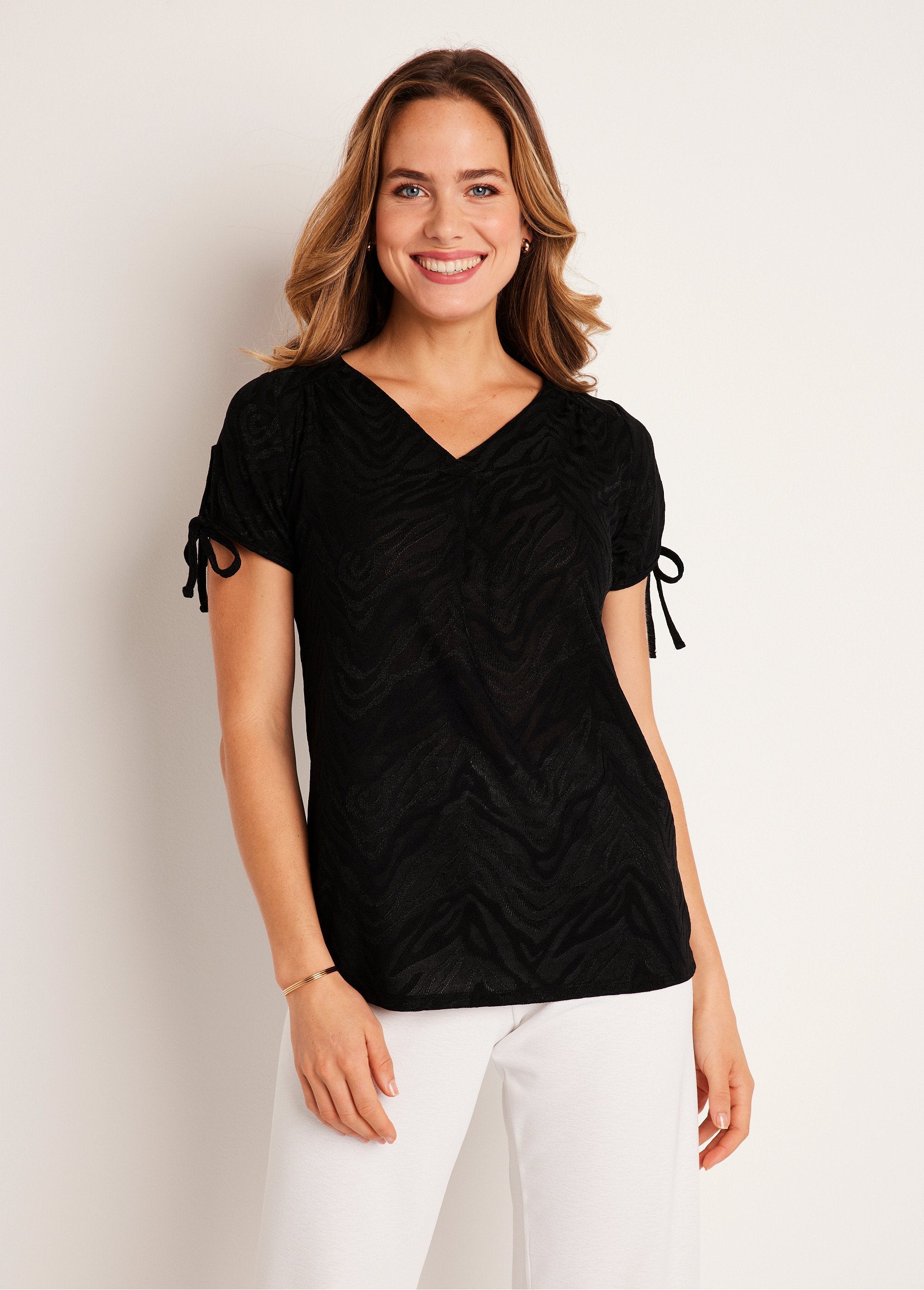 Long_loose_V-neck_t-shirt_Black_FA1_slim