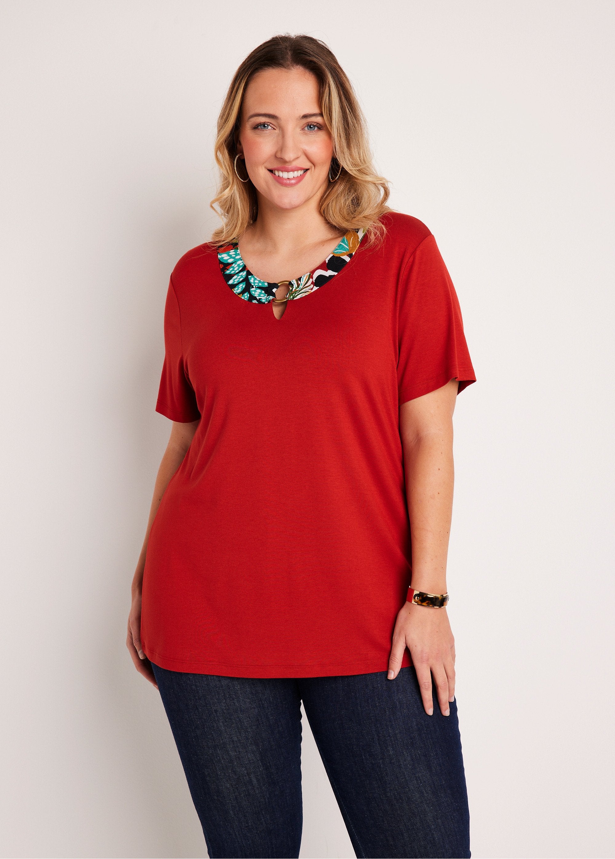 Plain_or_printed_short-sleeved_T-shirt_Plain_paprika_FA1_curvy