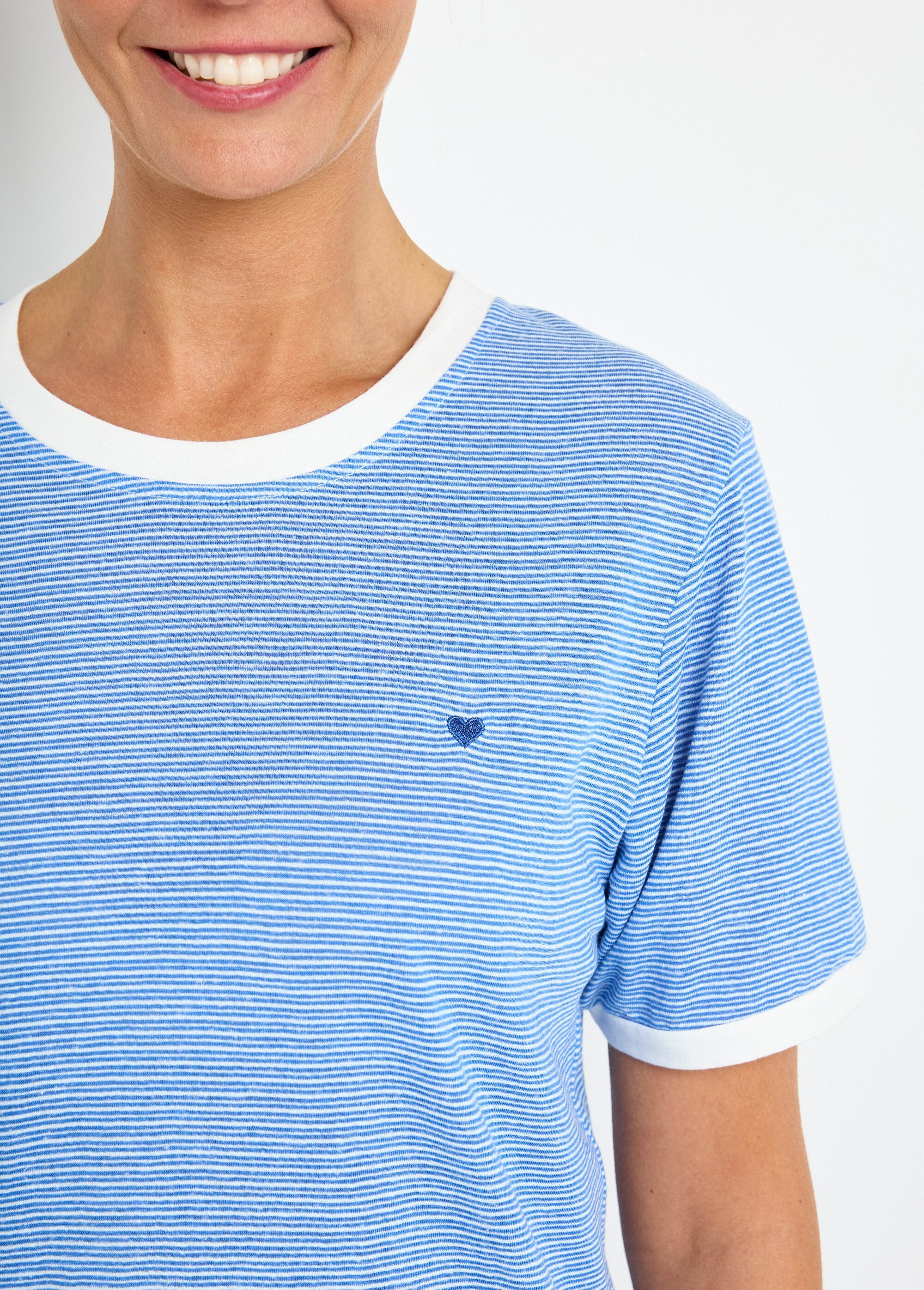 Stretchy_striped_crew_neck_t-shirt_Blue_DE1_slim