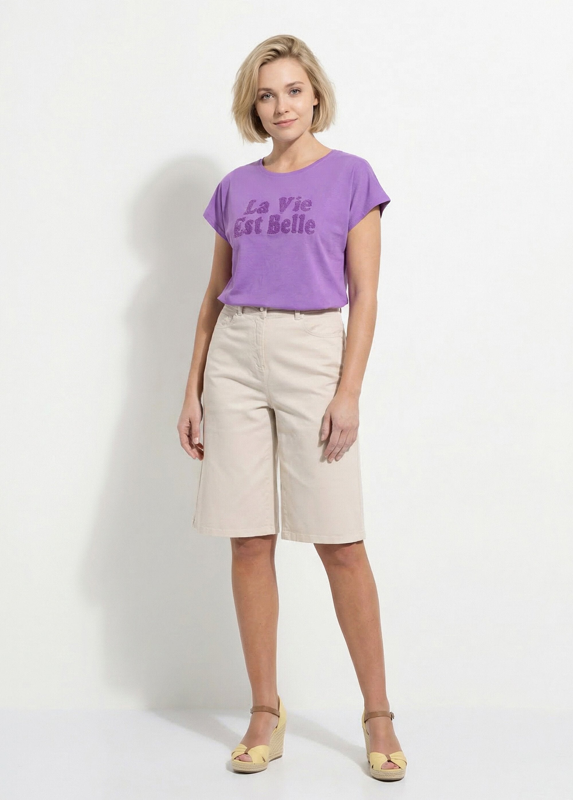 Plain_round-neck_T-shirt_with_bouclé_message_Purple_SF1_slim
