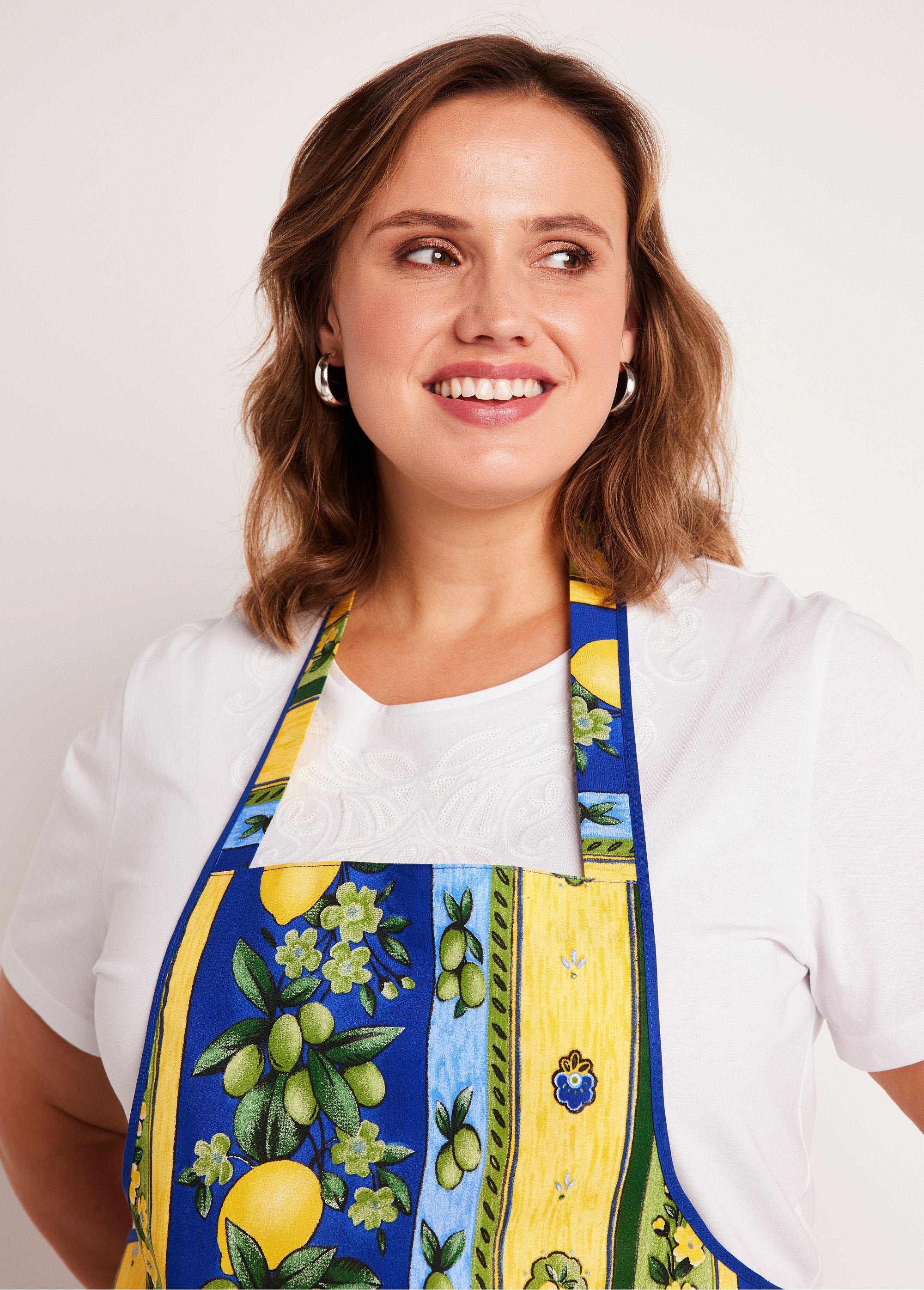 Printed_bib_apron_-_set_of_2_Blue_and_yellow_DE2_curvy