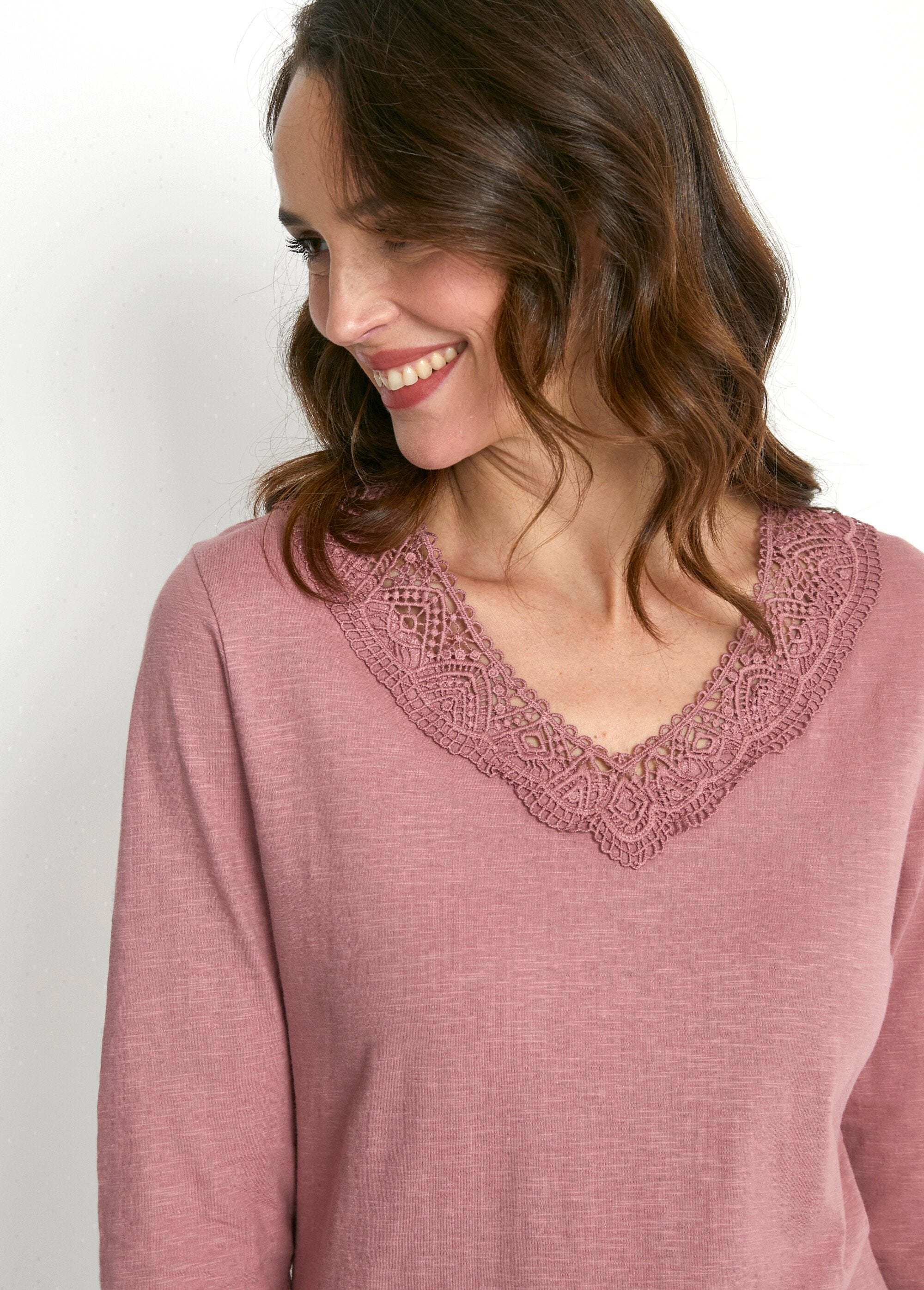 3/4_sleeve_cotton_and_macramé_T-shirt_Pink_DE1_slim