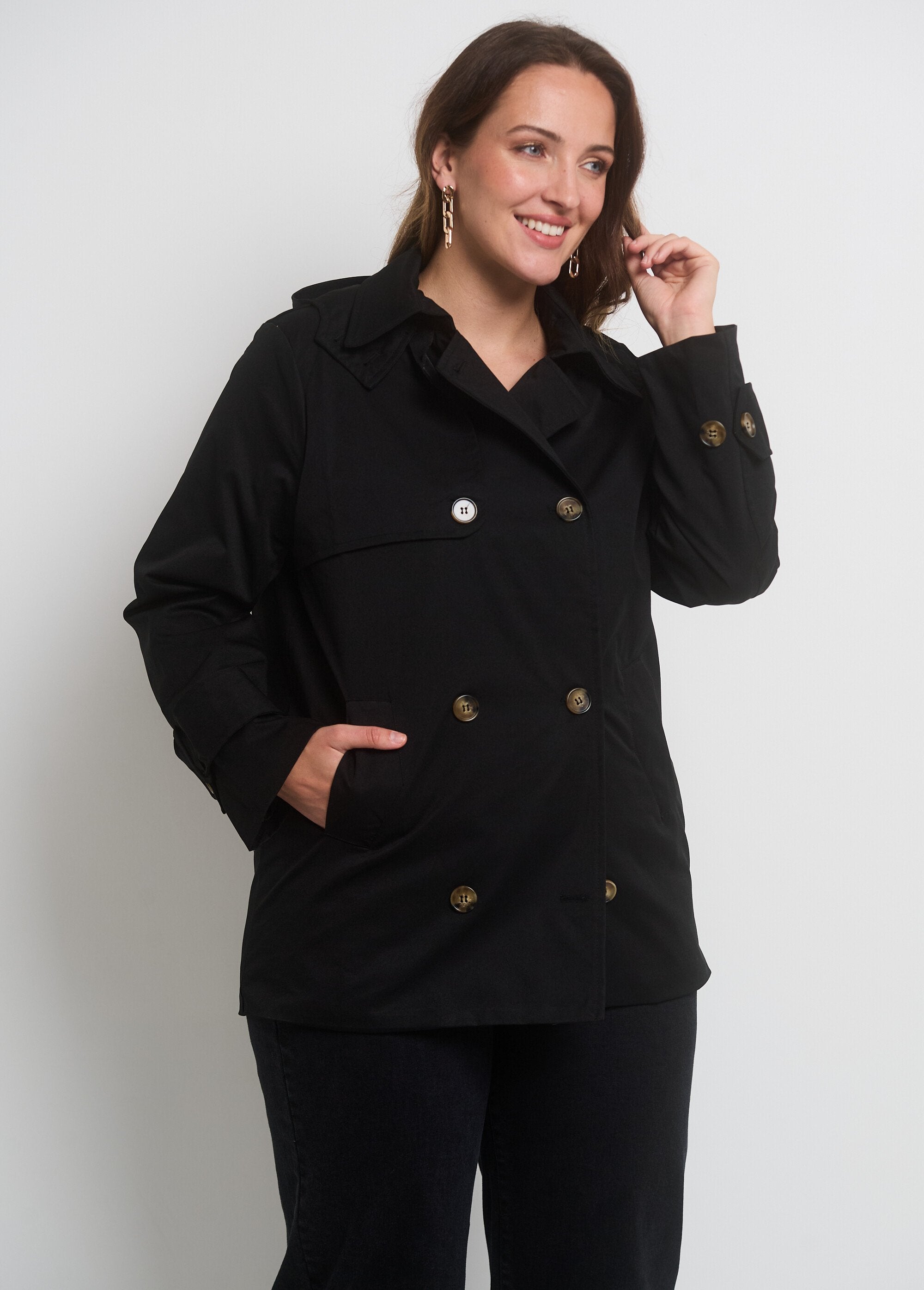 Double-breasted_hooded_trench_coat_Black_DR1_curvy