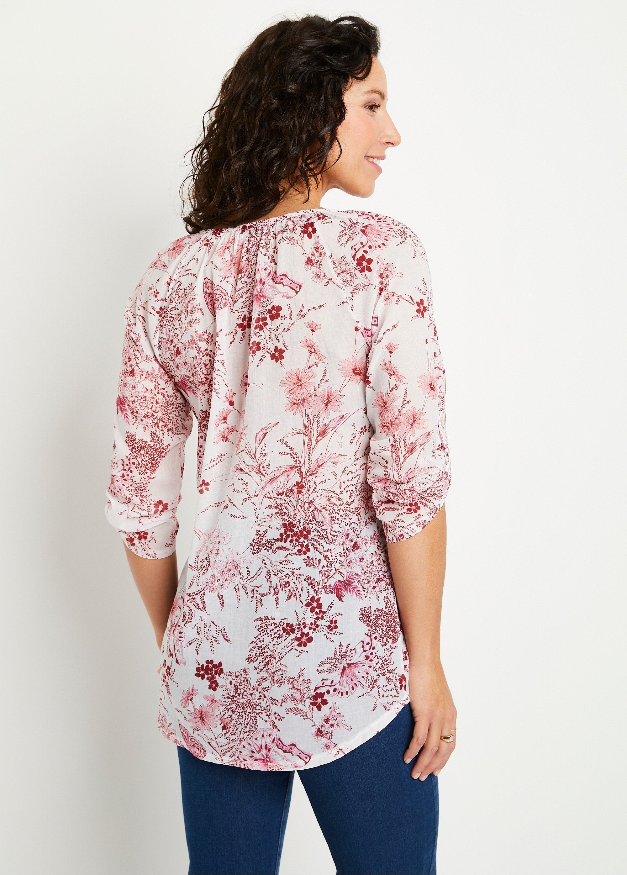 Loose_buttoned_tunic_with_printed_veil_White_and_pink_DO1_slim