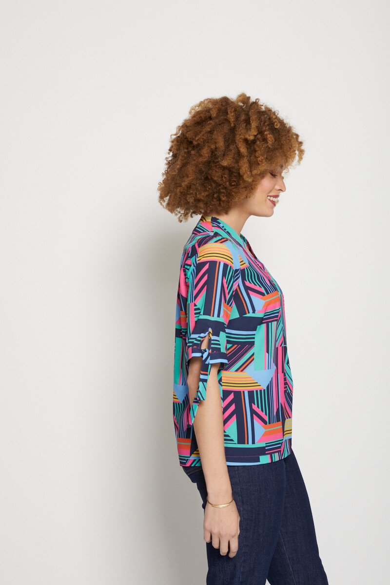 Straight_tunic_with_3/4_length_sleeves_Navy_background_print_DR1_slim