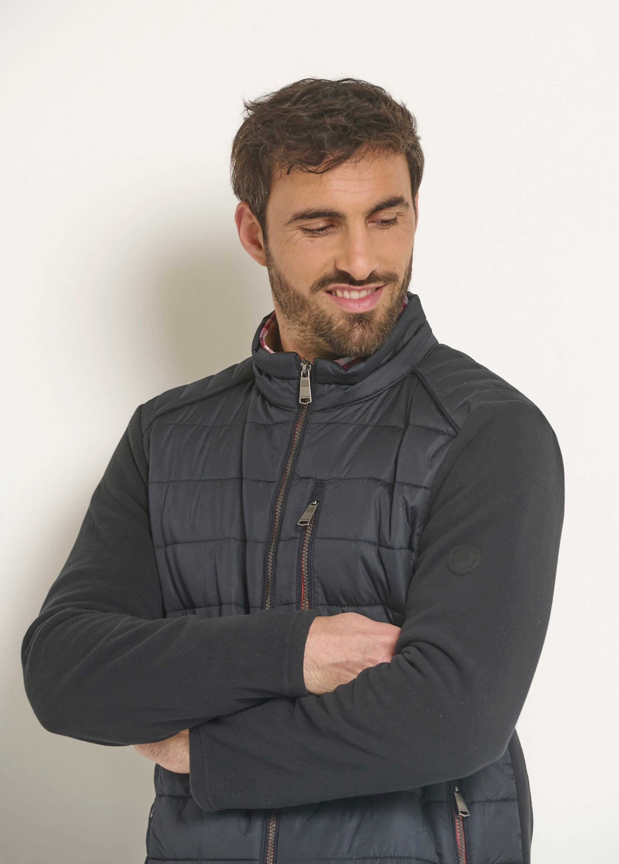 Zipped_quilted_jacket_with_fleece_details_Black_DE1_slim