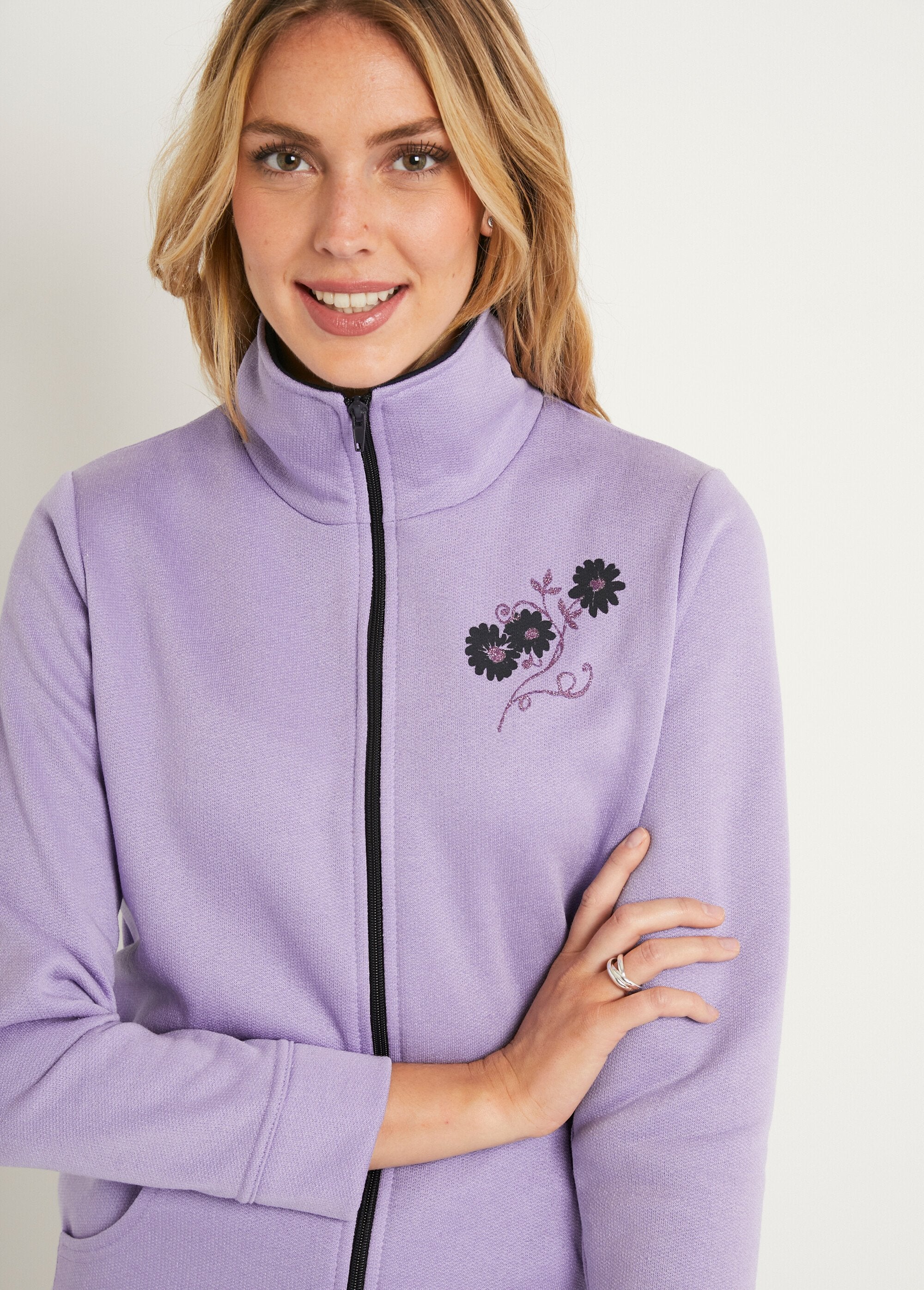 Embroidered_zipped_fleece_jacket_Lilac_and_navy_DE1_slim