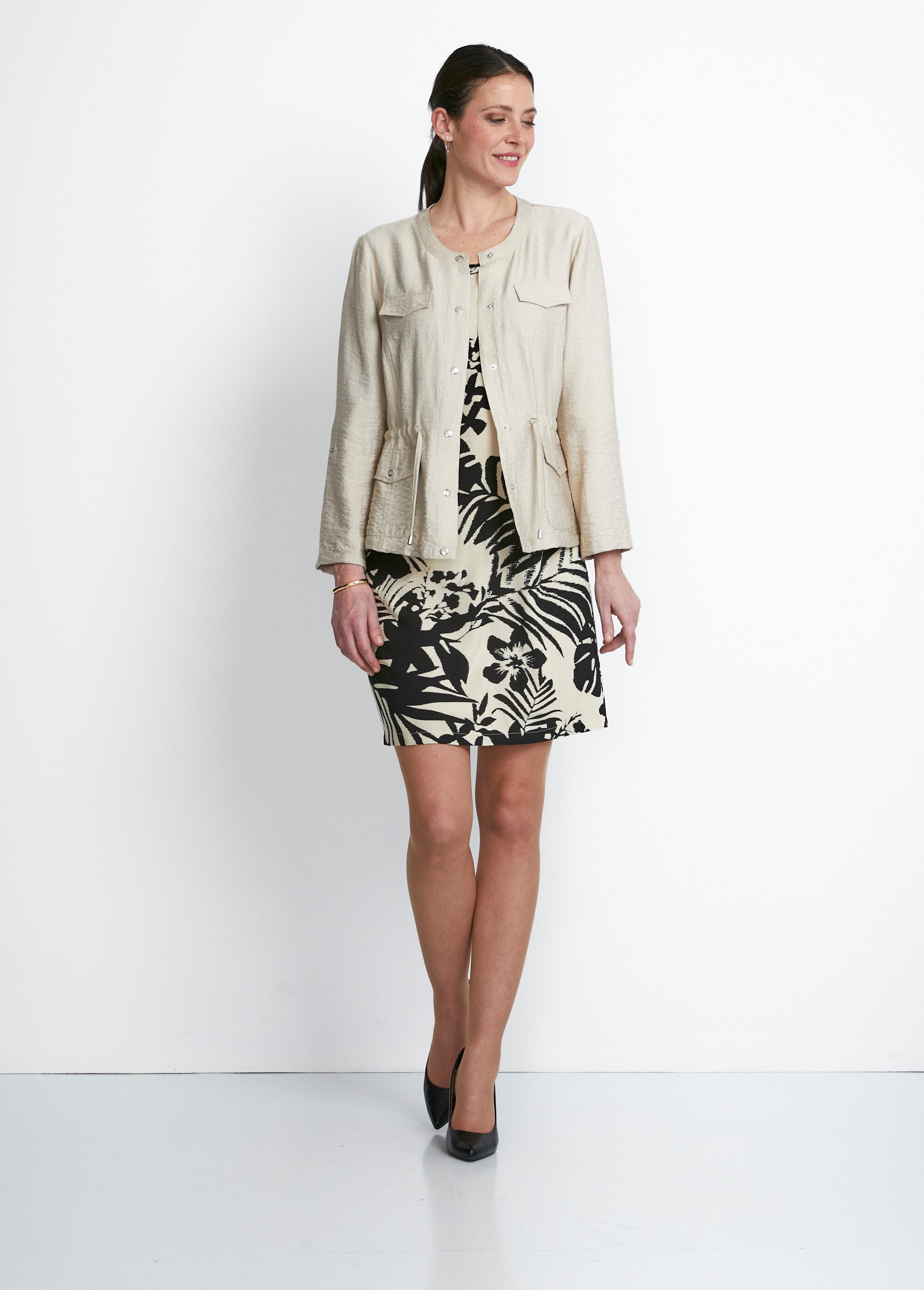 Long-sleeved_collarless_safari_jacket_Sable_SF1_slim